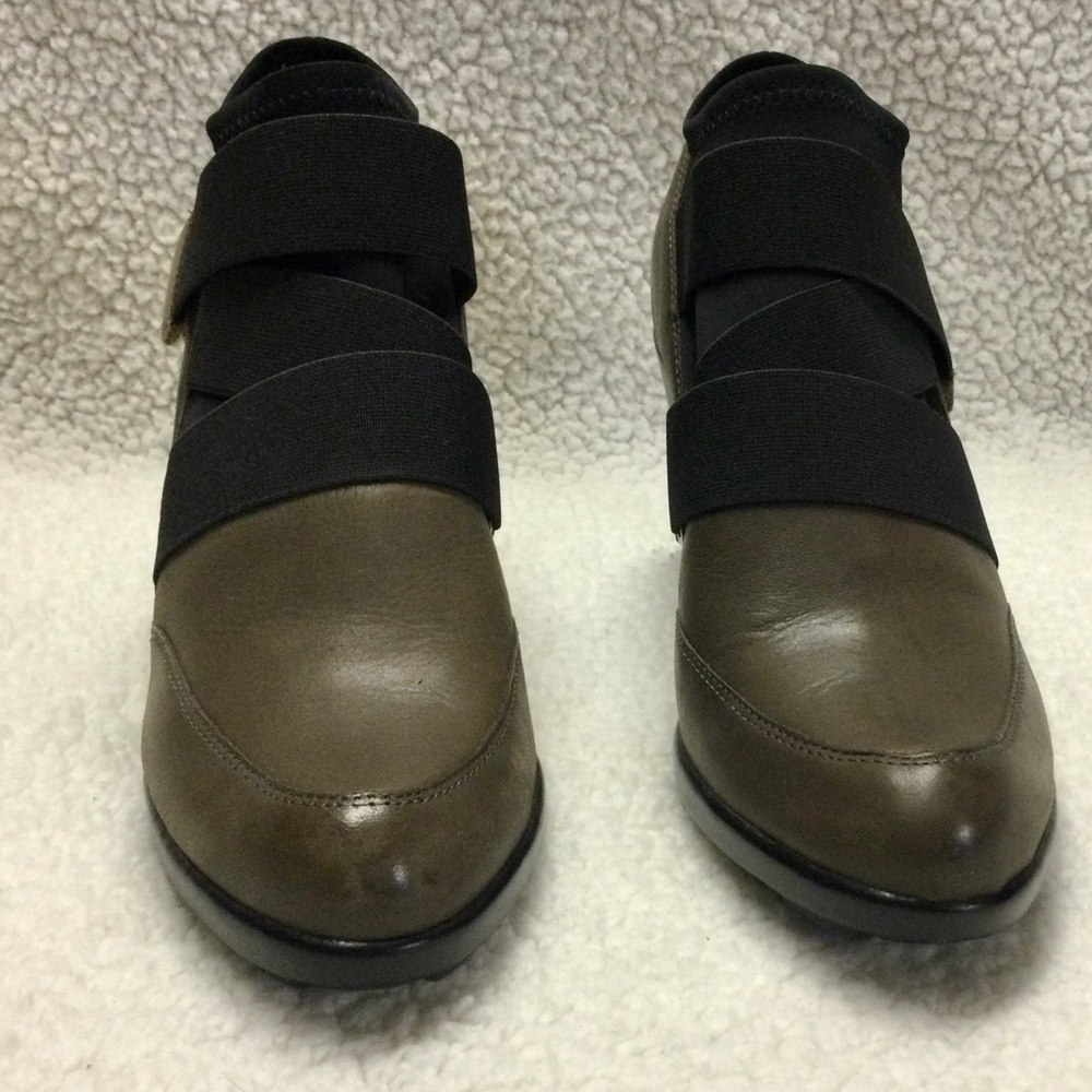 NWOB Aerosoles Cypress Leather Ankle Bootie - Picture 2 of 10